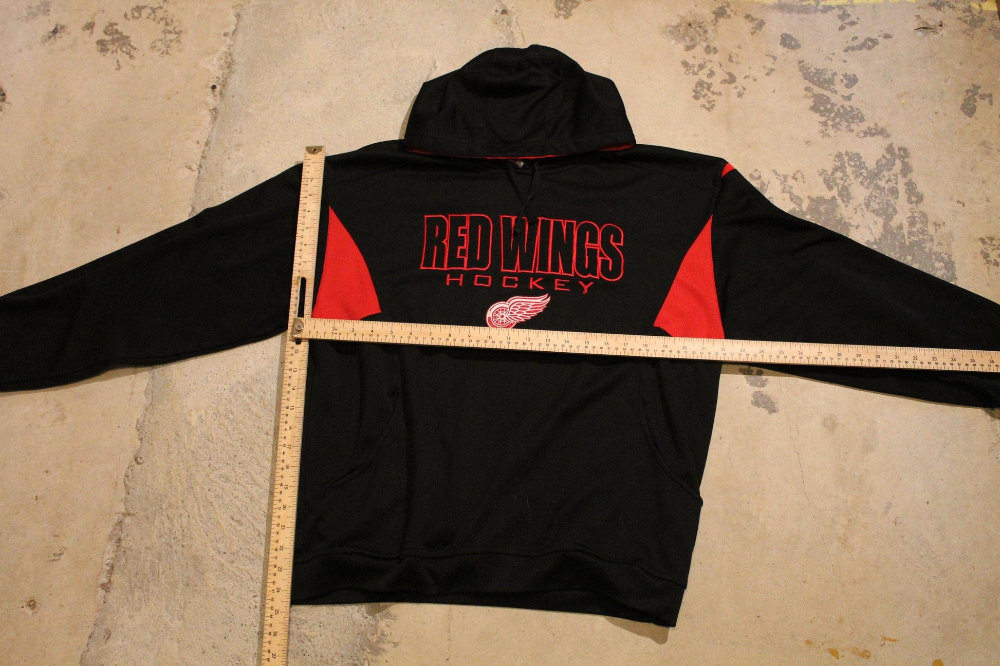 Vintage 1990s Detroit Red Wings NHL Hoodie Men's XL from propervintagecanada