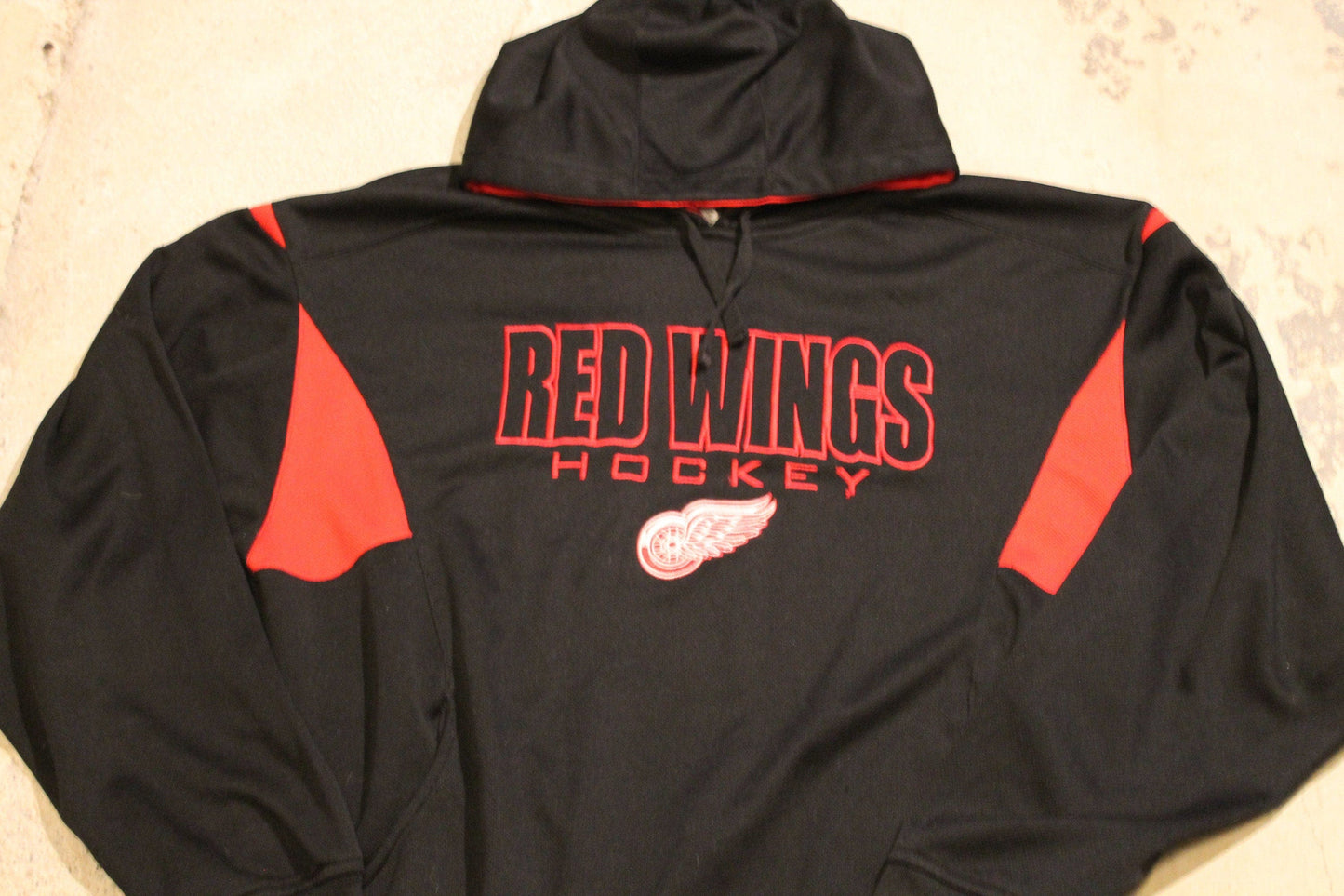 Vintage 1990s Detroit Red Wings NHL Hoodie Men's XL from propervintagecanada