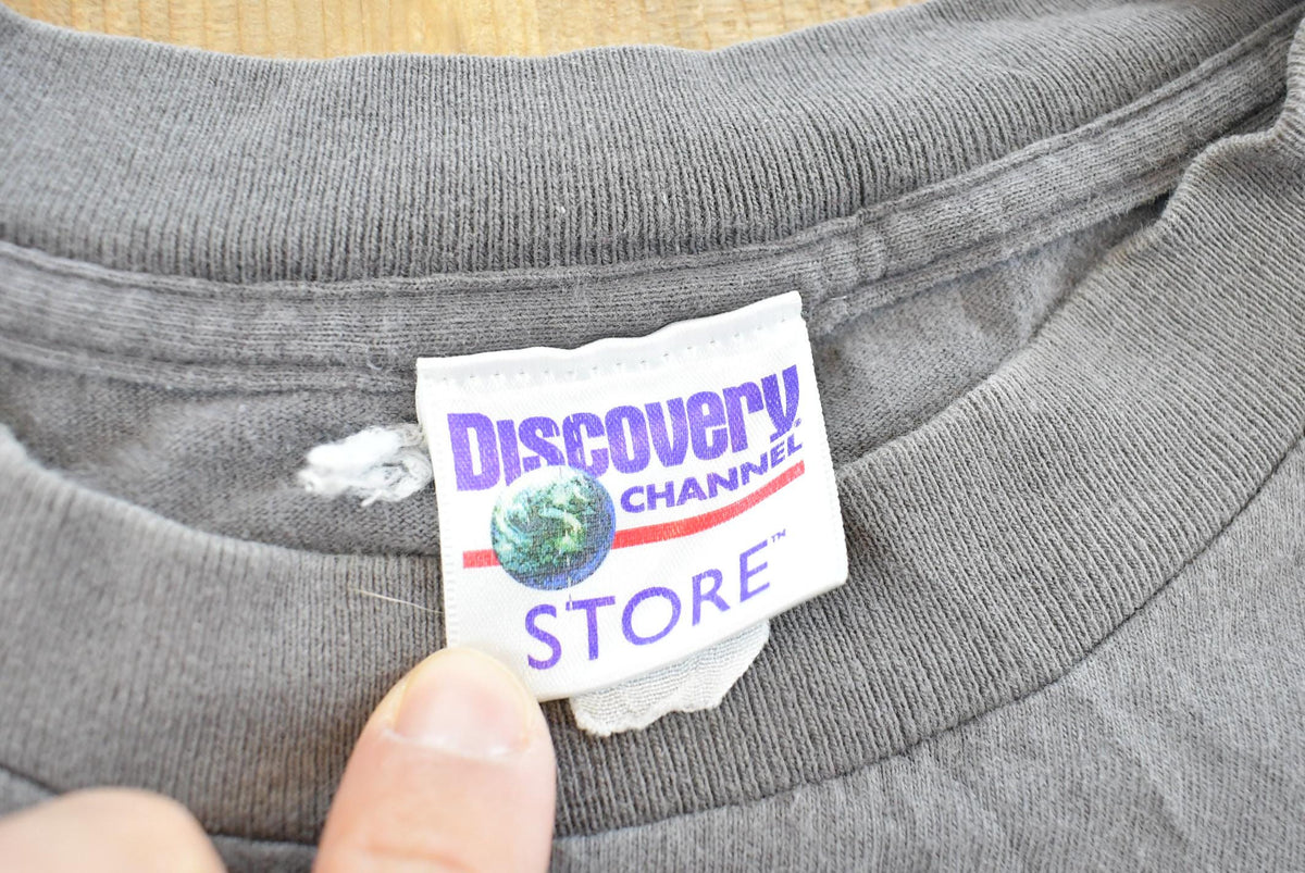 Vintage 1990s Discovery Channel Grizzly Bear T-Shirt Mens XL from propervintagecanada