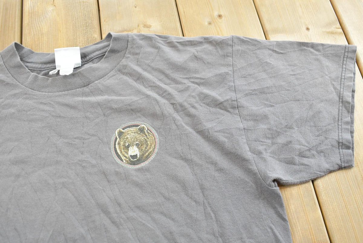Vintage 1990s Discovery Channel Grizzly Bear T-Shirt Mens XL from propervintagecanada