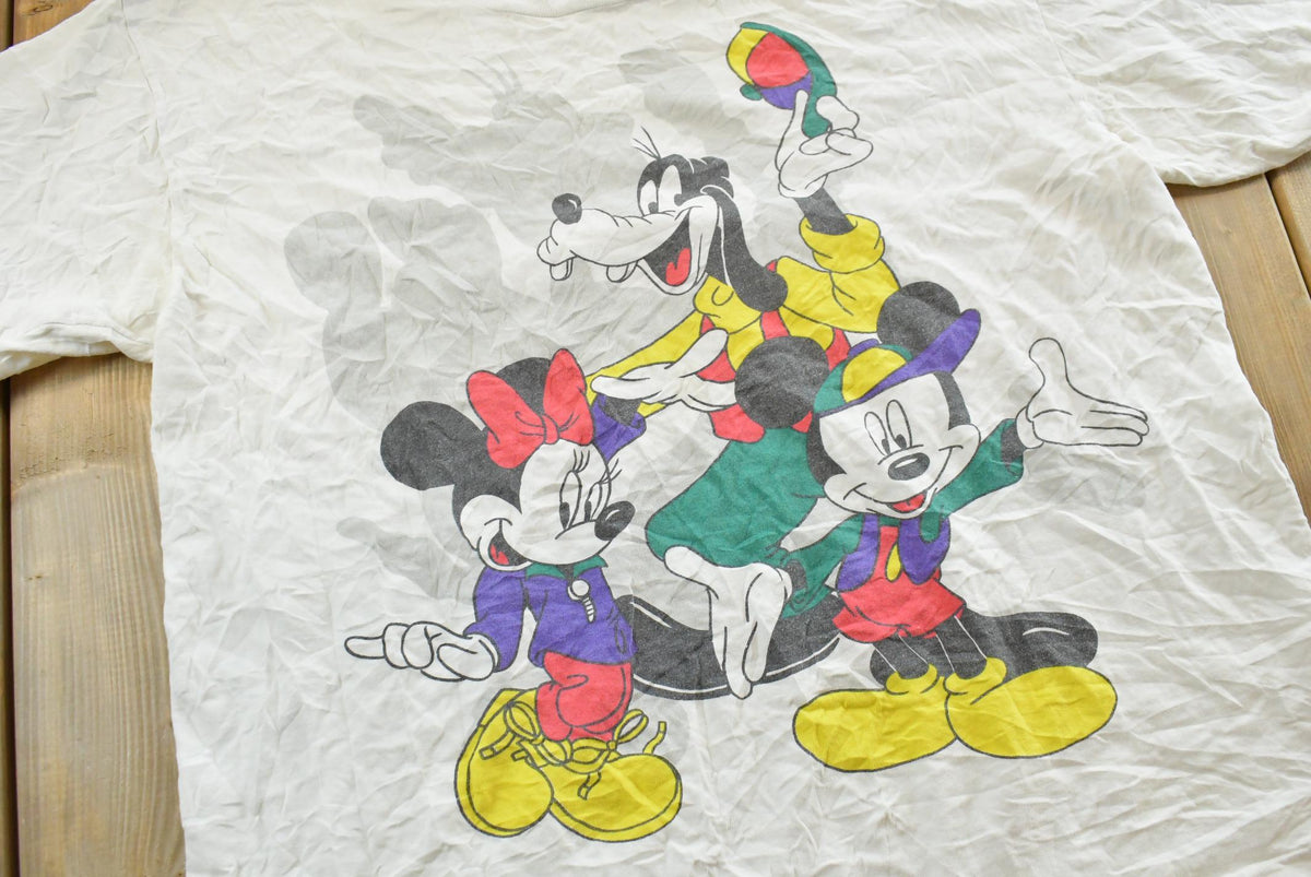 Vintage 1990s Disney Mickey Mouse Minnie Goofy T-Shirt Men's Large from propervintagecanada