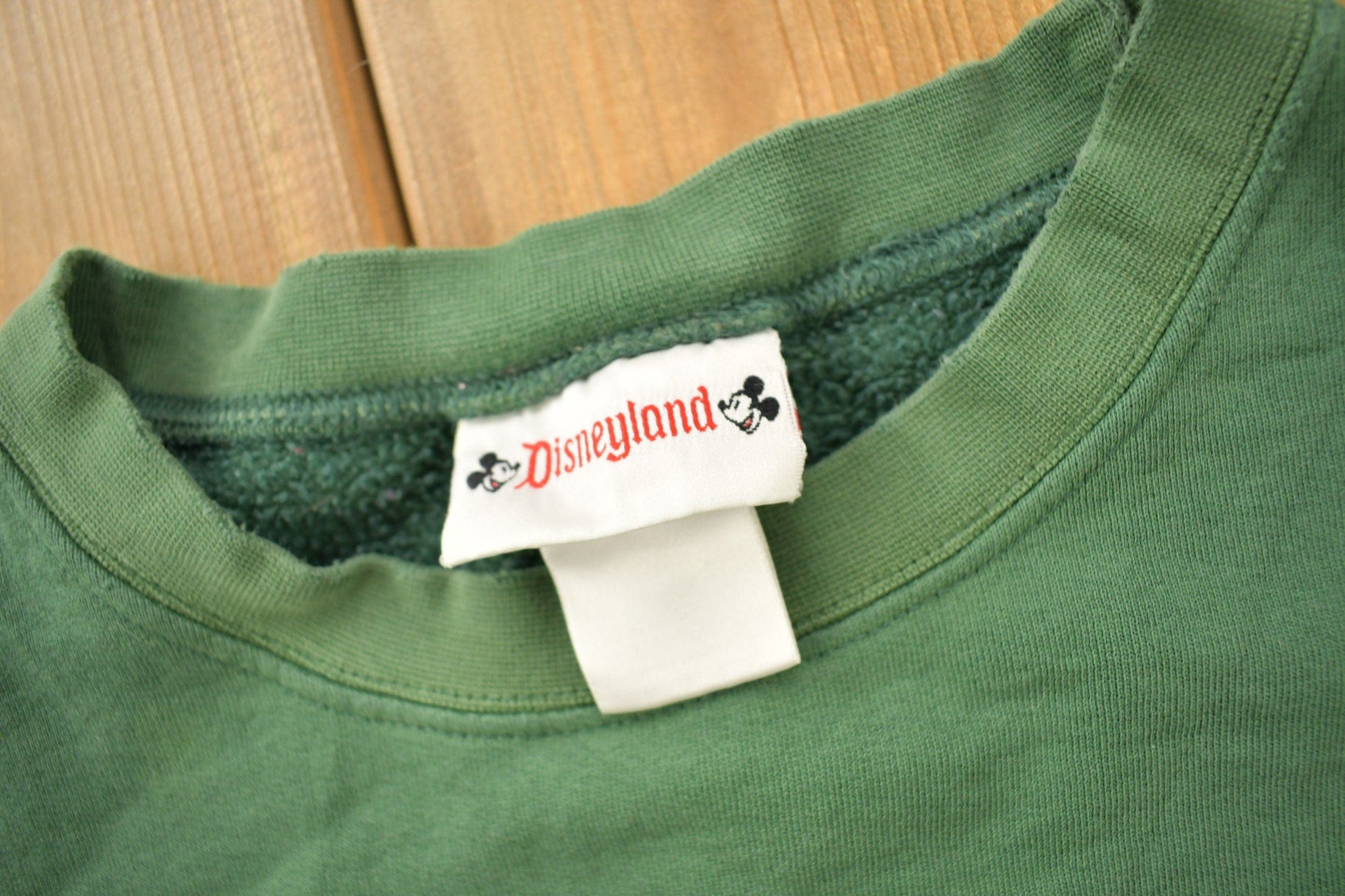 Vintage 1990s DisneyLand Tigger Crewneck Sweatshirt Men's Large from propervintagecanada