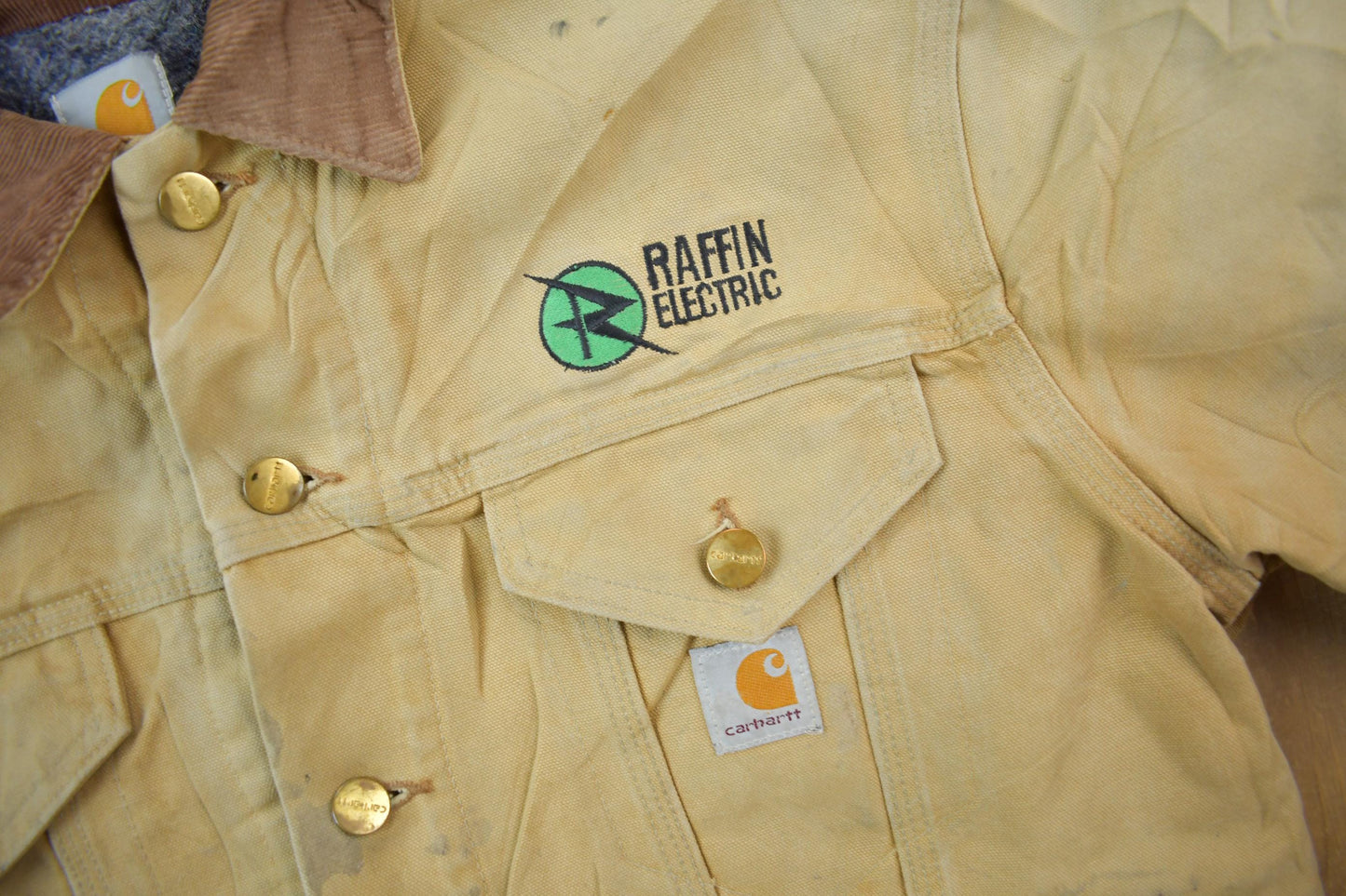 Vintage 1990s Distressed Carhartt Blanket Lined Button Down Jacket Men's L from propervintagecanada
