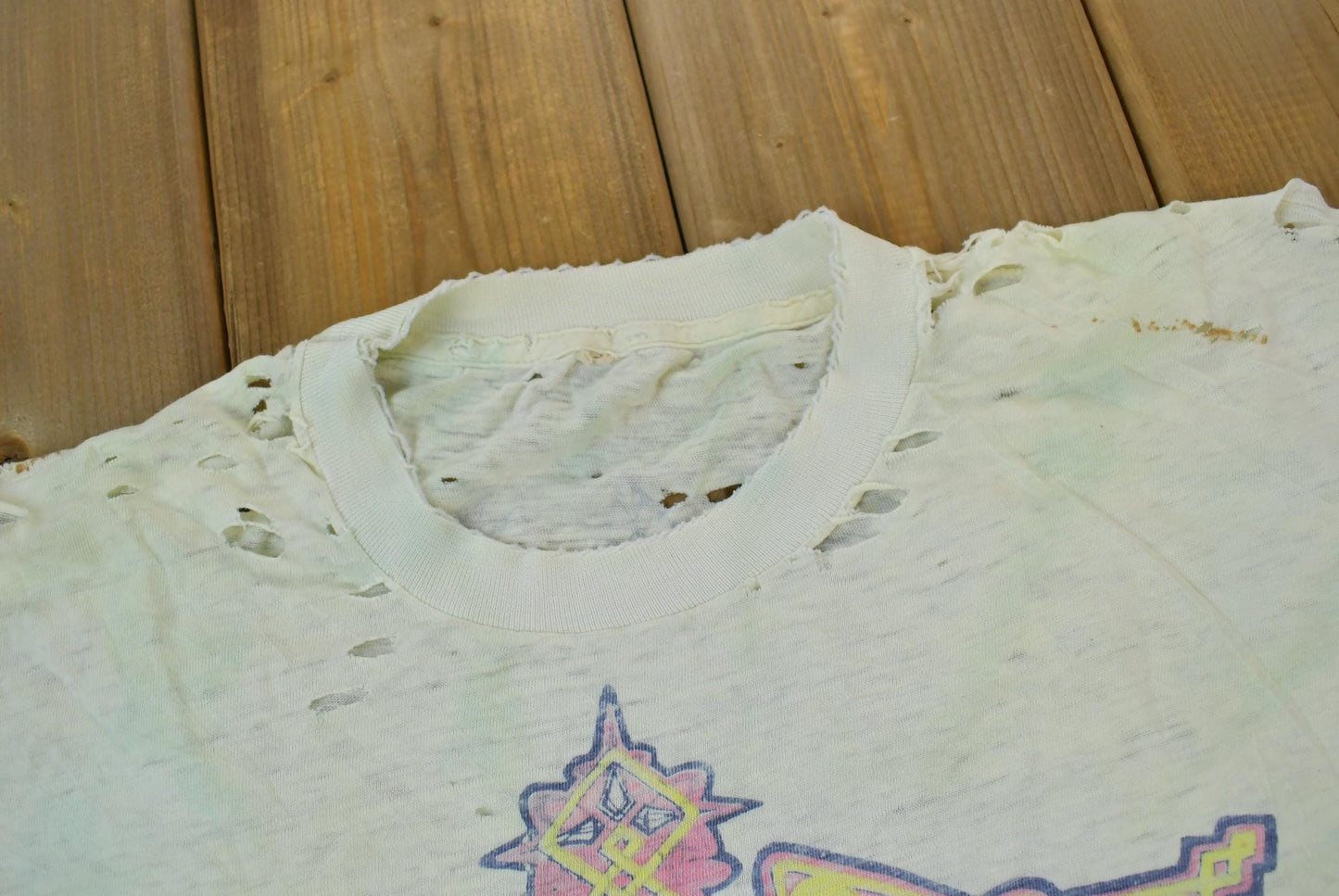 Vintage 1990s Distressed Psychedelic Single Stitch Graphic Band Tee T-Shirt Men's Large from propervintagecanada