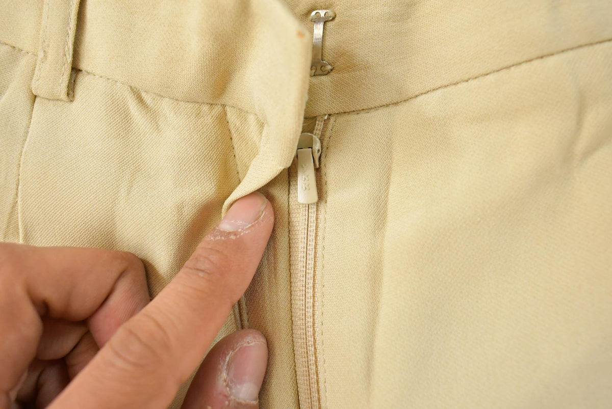 Vintage 1990s DKNY Pleated Trousers Women's 30 x 27 from propervintagecanada