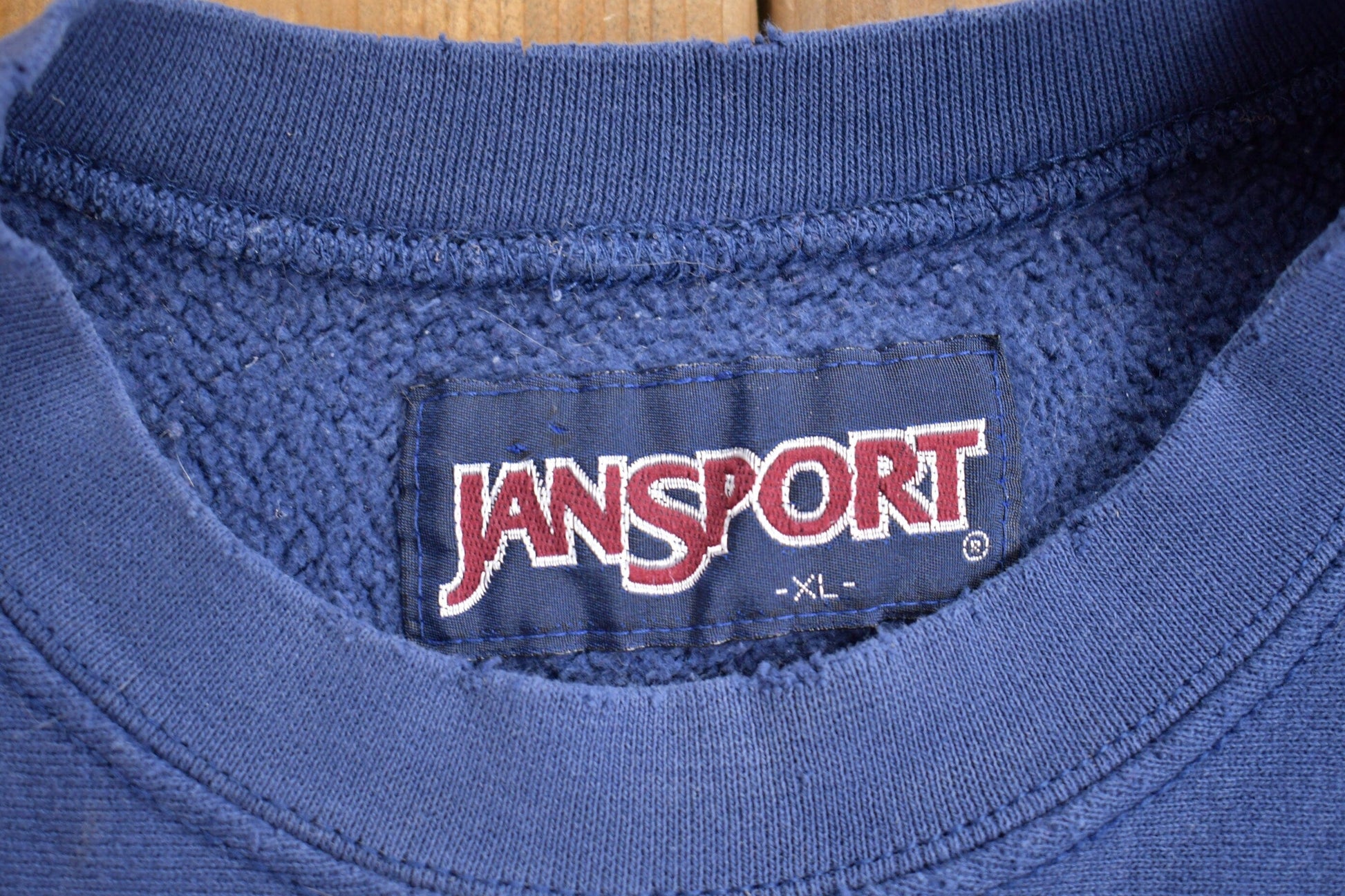 Vintage 1990s Drake University Collegiate Crewneck / Embroidered / NCAA Sweatshirt / Sportswear / Americana / Iowa Crewneck / Drake Crewneck from propervintagecanada