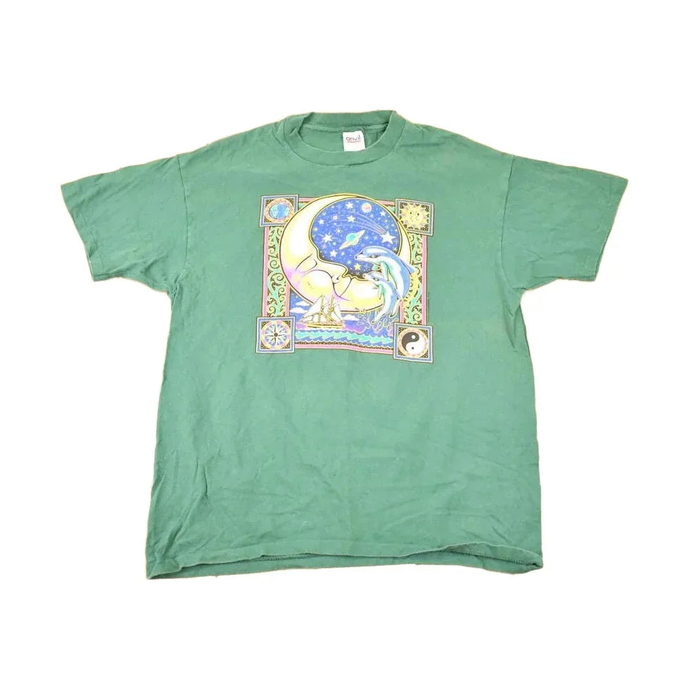 Vintage 1990s Dreaming Moon Dolphin Yin Yang Souvenir T-Shirt Men's L from propervintagecanada