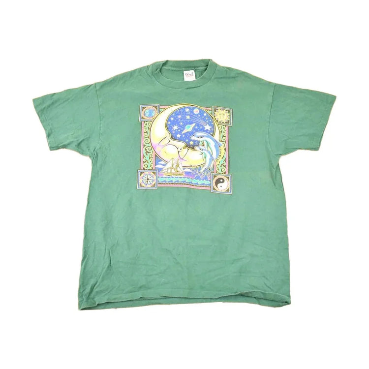 Vintage 1990s Dreaming Moon Dolphin Yin Yang Souvenir T-Shirt Men's L from propervintagecanada