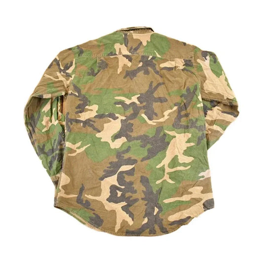 Vintage 1990s Duck Bay Camo Button Up Hunting Shirt Mens M from propervintagecanada