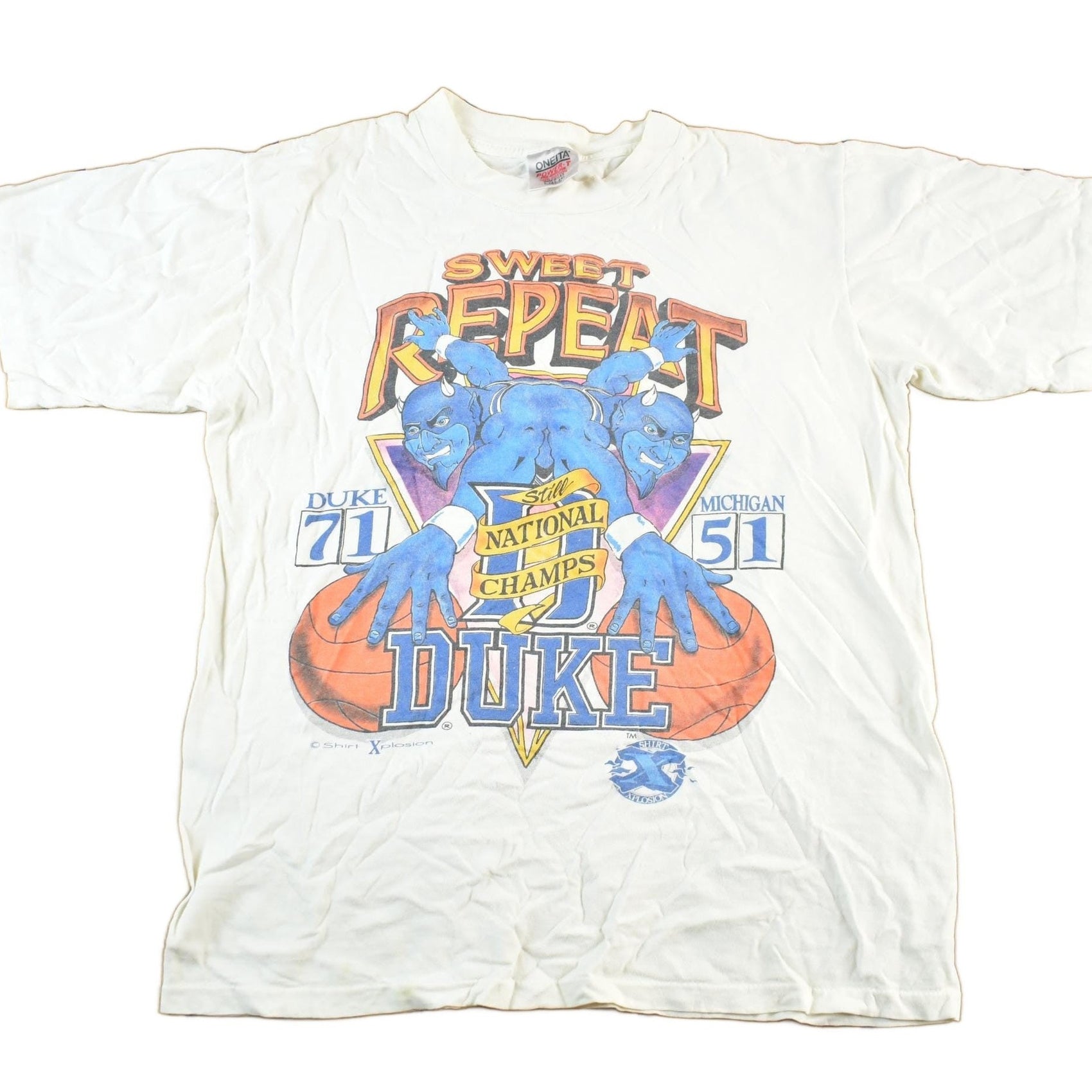 Vintage 1990s Duke Blue Devils College Basketball Graphic T-Shirt Men's Medium from propervintagecanada