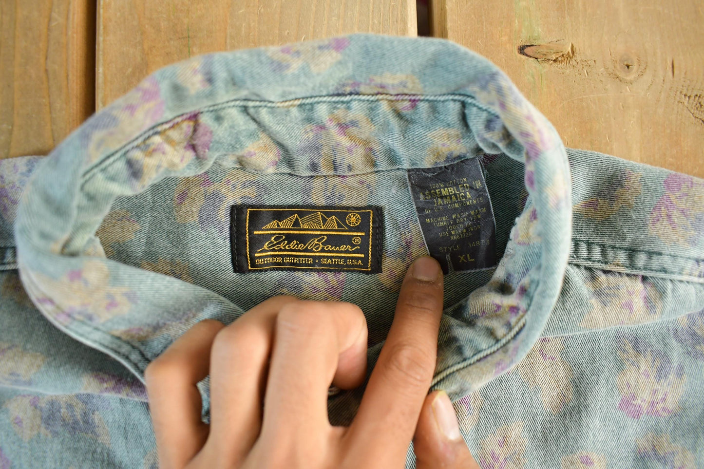 Vintage 1990s Eddie Bauer Floral Button Up Shirt Men's XL from propervintagecanada