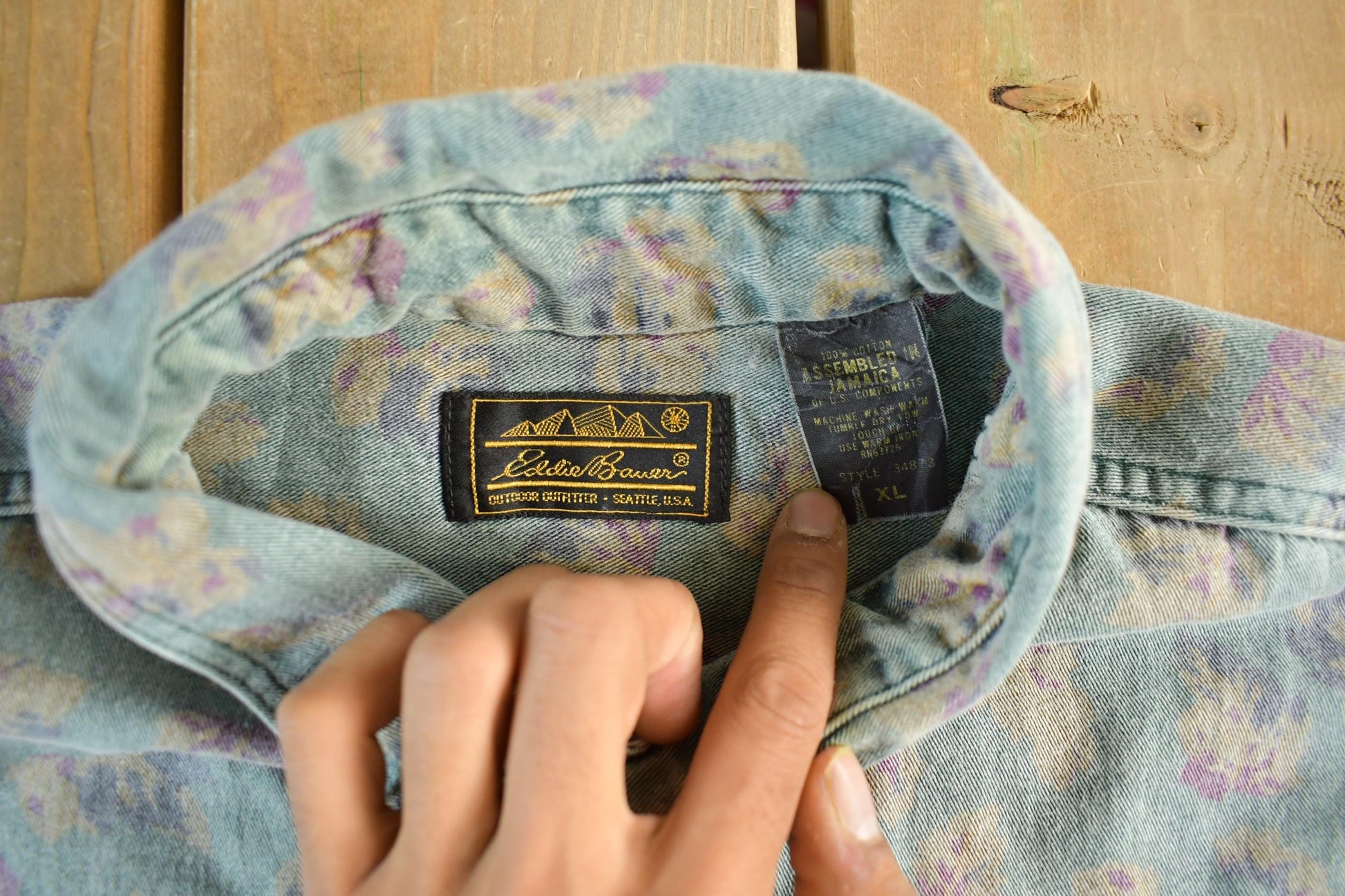 Vintage 1990s Eddie Bauer Floral Button Up Shirt Men's XL from propervintagecanada