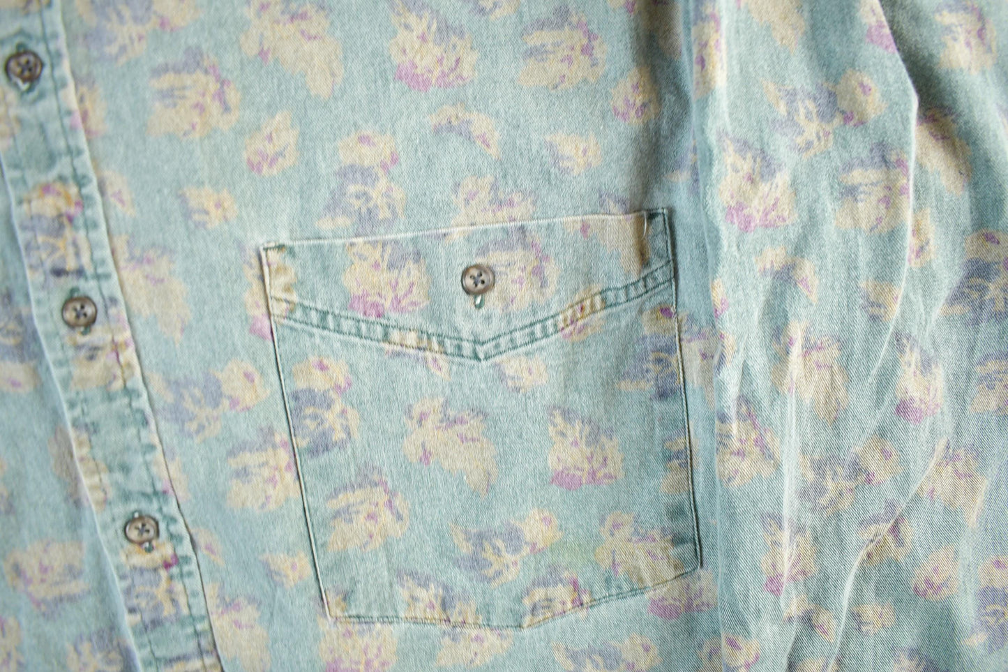 Vintage 1990s Eddie Bauer Floral Button Up Shirt Men's XL from propervintagecanada