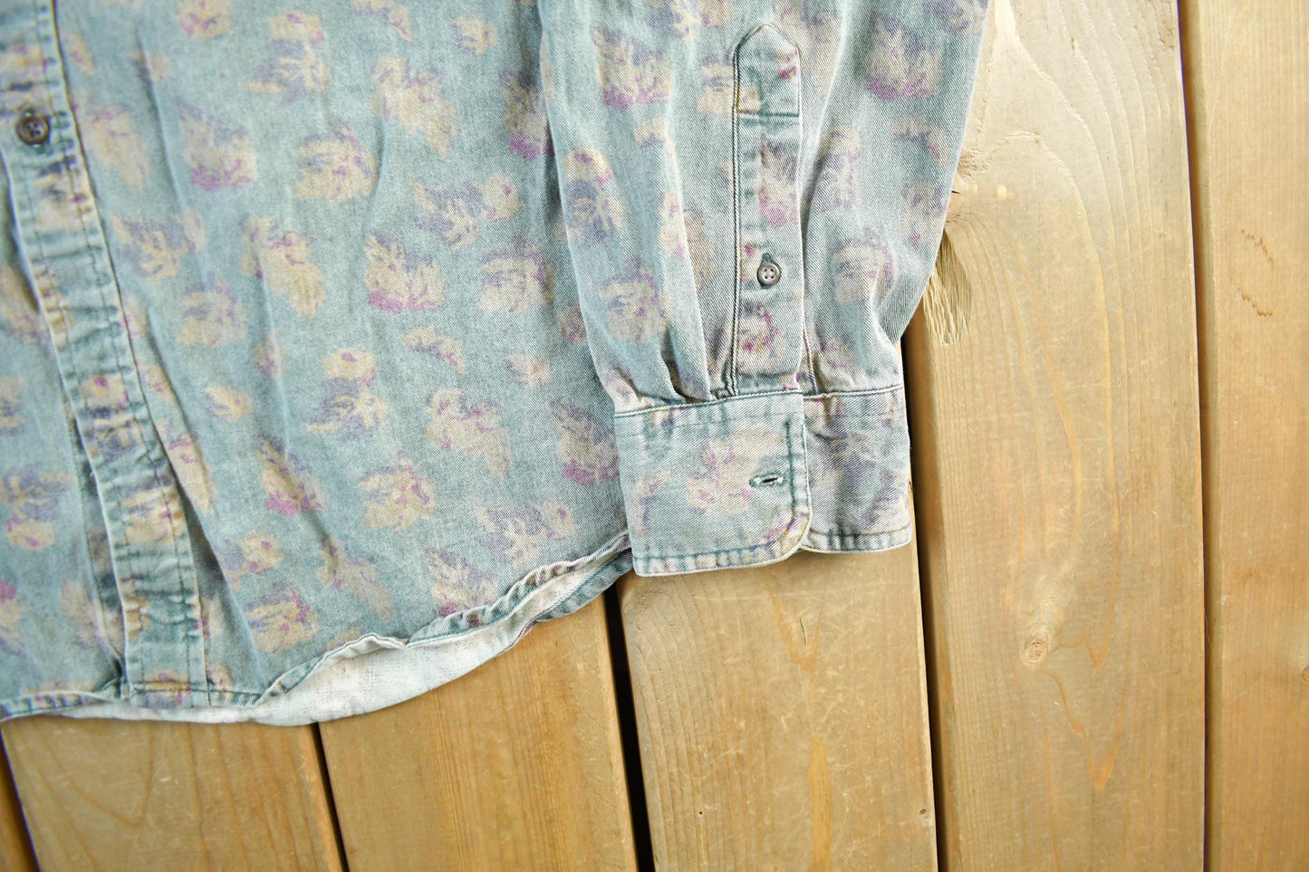 Vintage 1990s Eddie Bauer Floral Button Up Shirt Men's XL from propervintagecanada