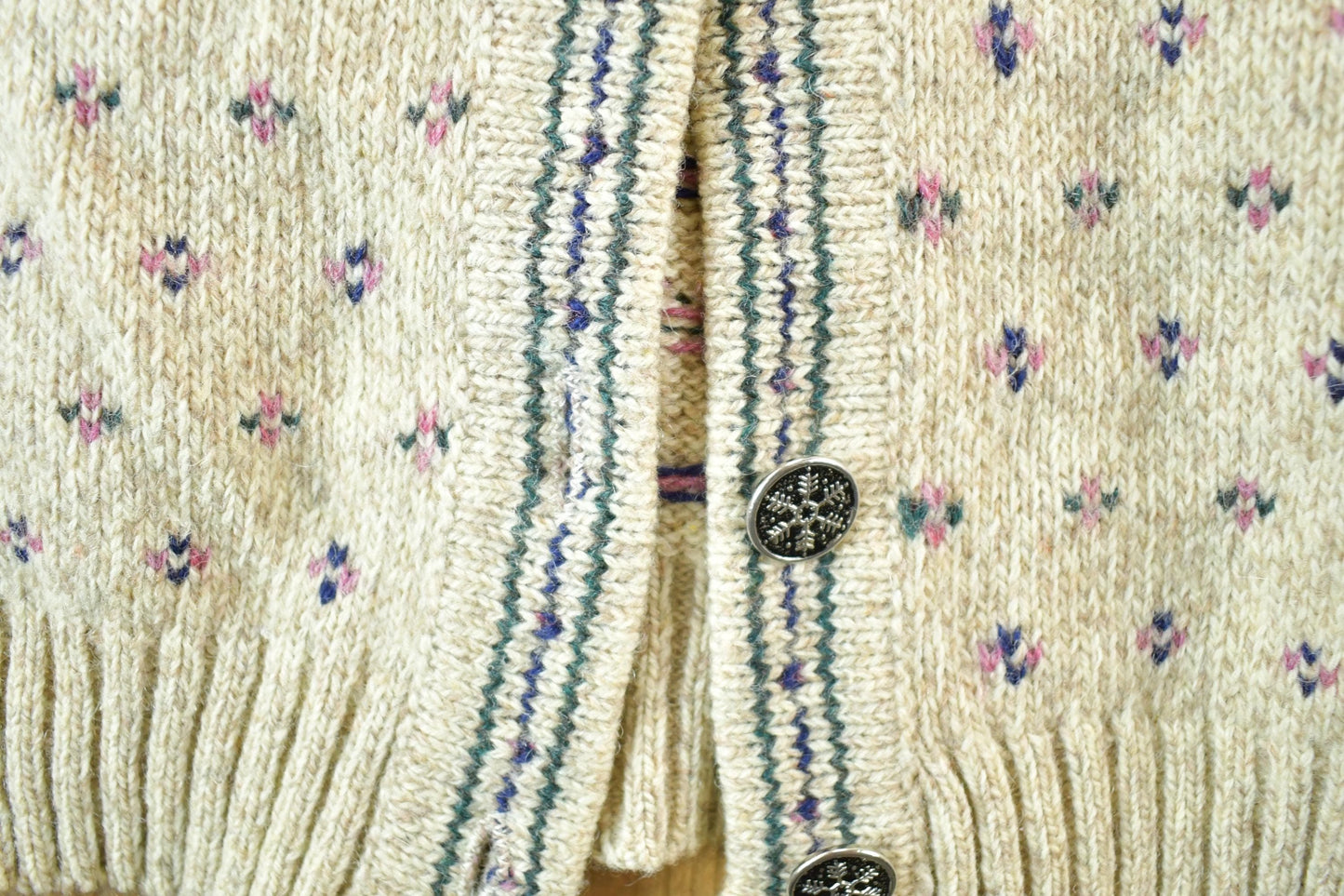 Vintage 1990s Eddie Bauer Wool Knit Abstract Knit Cardigan Sweater Womens S-M from propervintagecanada