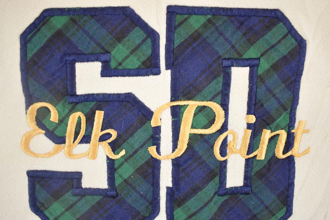 Vintage 1990s Elk Point Souvenir Crewneck Sweatshirt Men's L / 90's Tourist Vacation Embroidered Sweater from propervintagecanada