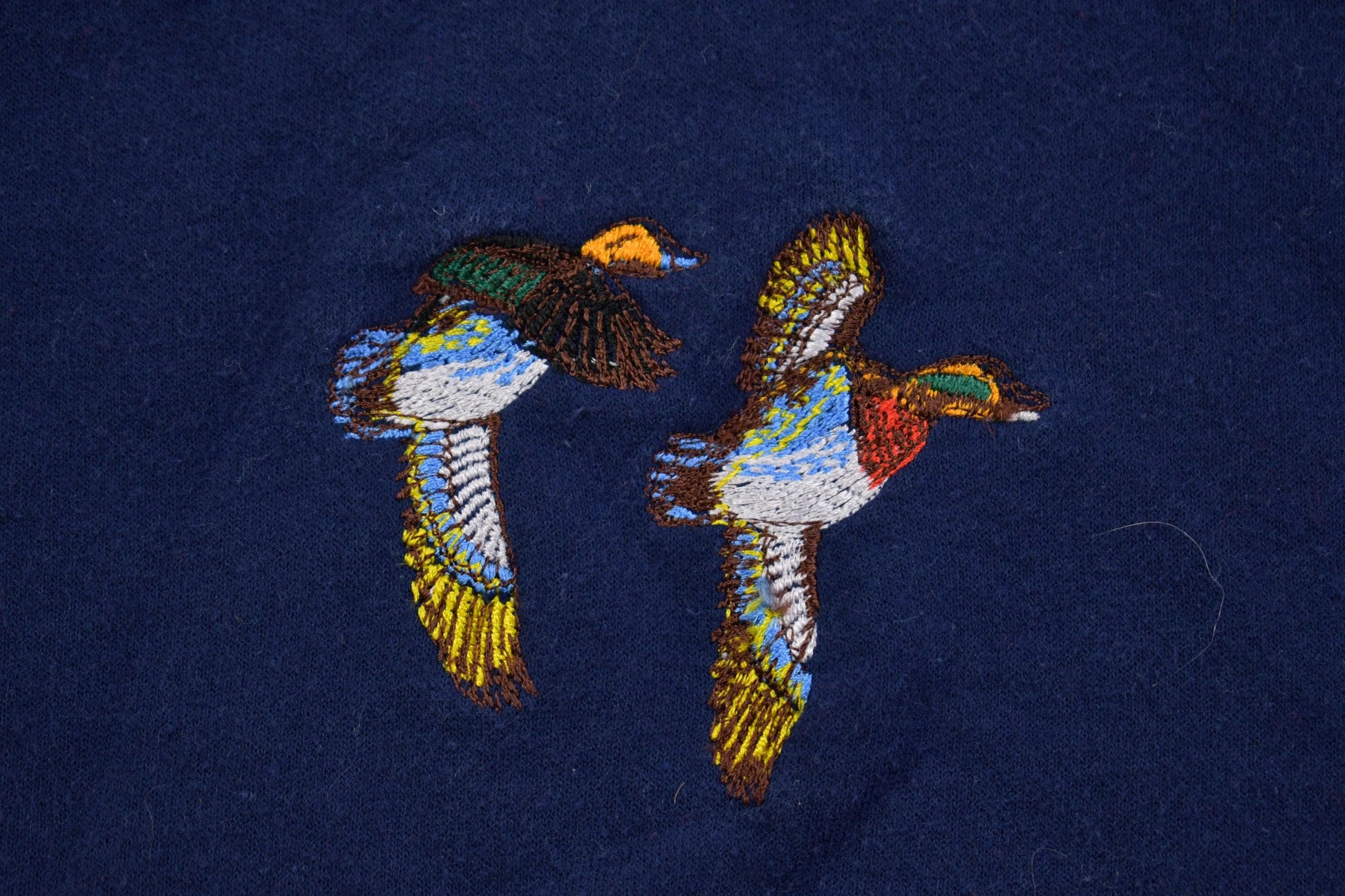 Vintage 1990s Embroidered Ducks Crewneck Sweatshirt Men's Large from propervintagecanada