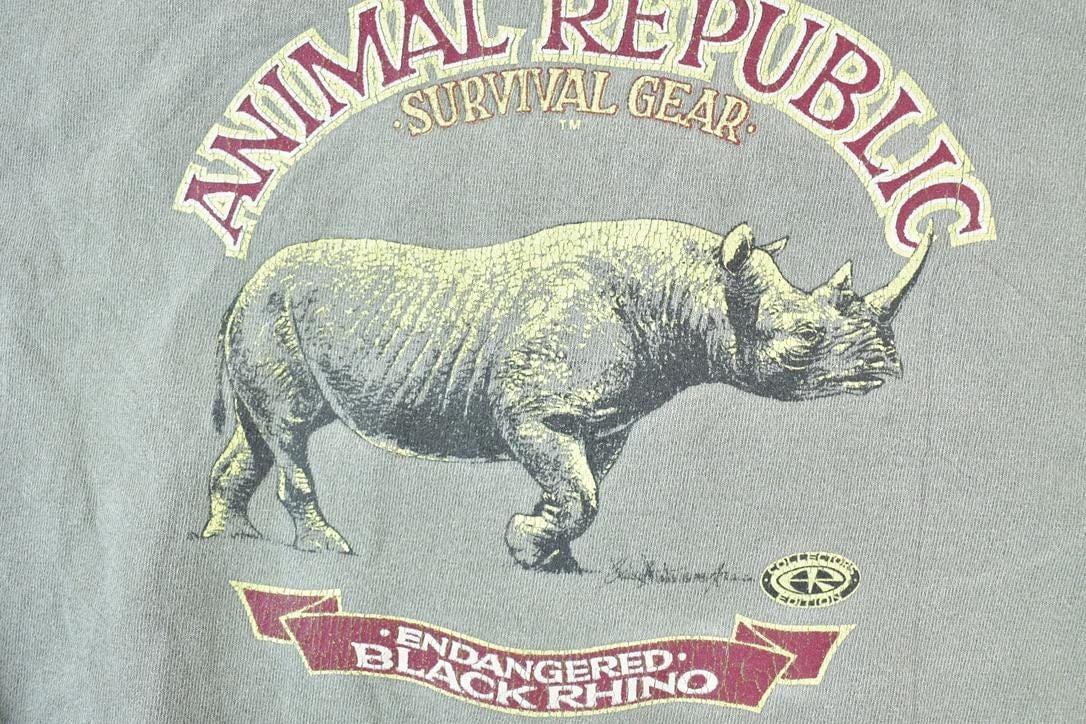 Vintage 1990s Endangered Black Rhino Men's XL from propervintagecanada