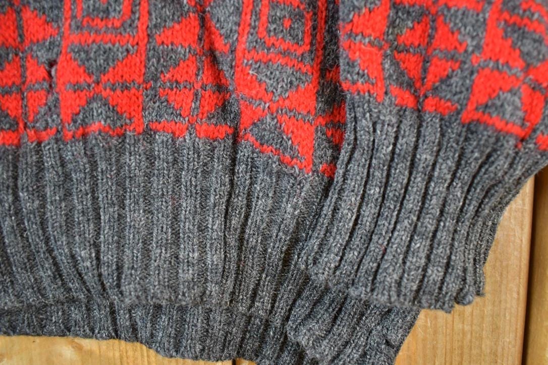 Vintage 1990s English Lane 100% Wool Knit Sweater Men's Large from propervintagecanada