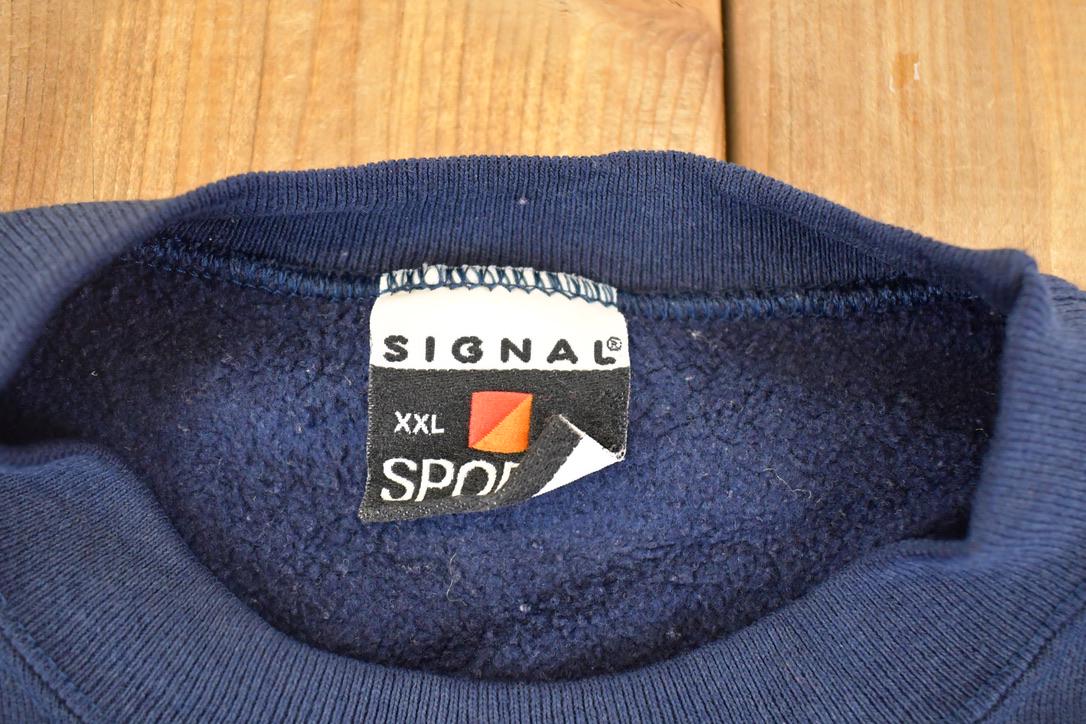 Vintage 1990s Farm Cows Embroidered Souvenir Crewneck Sweatshirt Men's XL from propervintagecanada