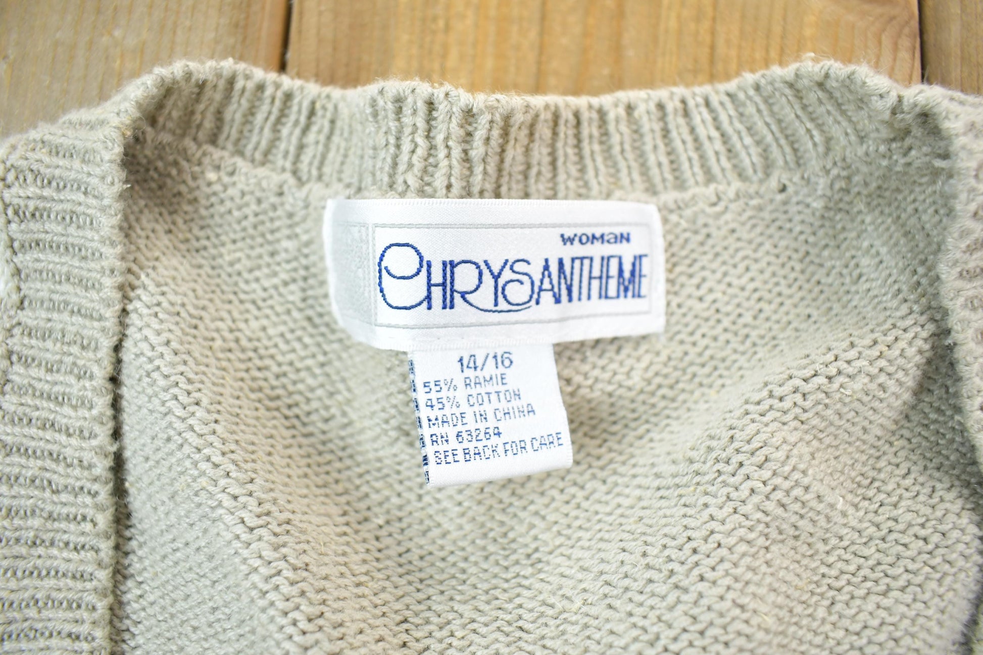 Vintage 1990s Floral Knit Cardigan Sweater Women's L from propervintagecanada