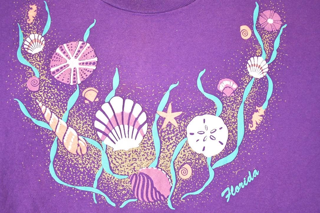 Vintage 1990s Florida Shells Souvenir Travel T-Shirt Women's XL from propervintagecanada