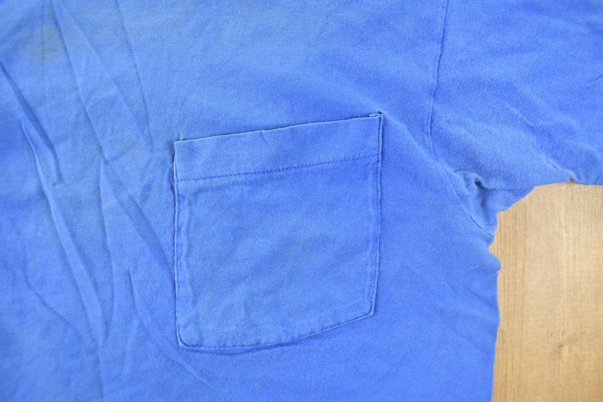 Vintage 1990s Fruit of the Loom Blank Pocket T-Shirt Men's Medium from propervintagecanada