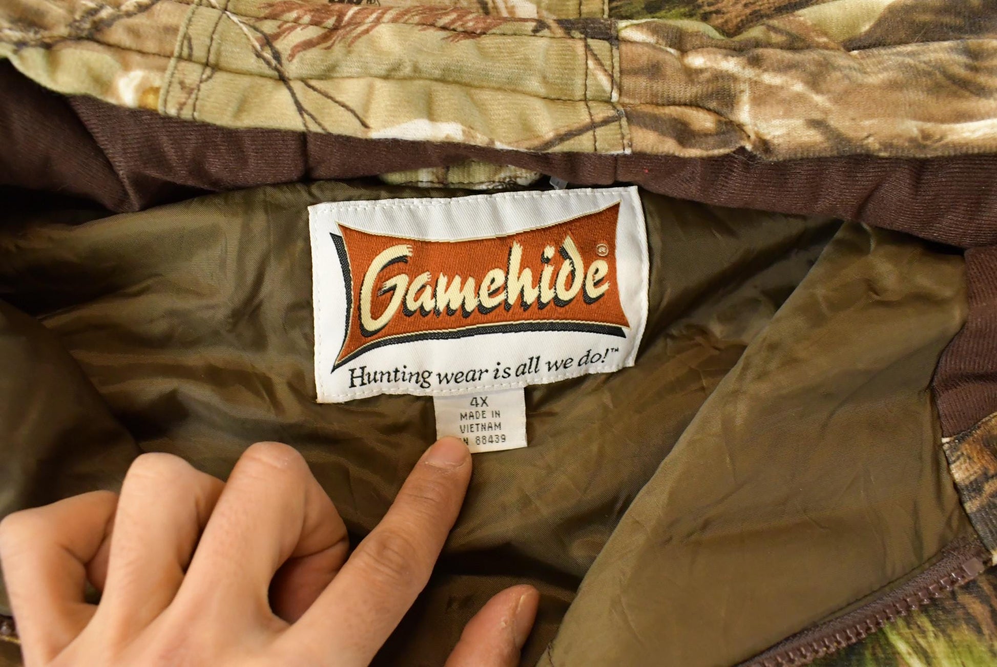 Vintage 1990s Gamehide Tree Camo Full Zip Hunting Jacket Men's 4X / Outdoors Hunting Gear / Outdoorsman / Hooded Jacket from propervintagecanada