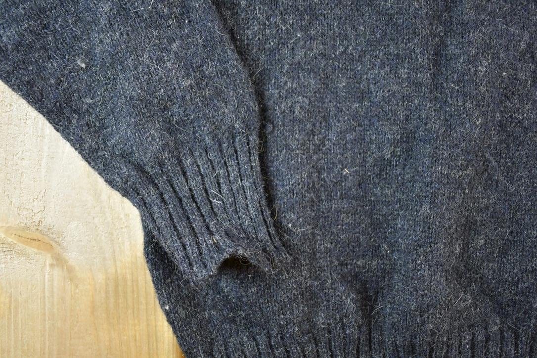 Vintage 1990s GAP 100% Wool Knit Sweater Men's M from propervintagecanada