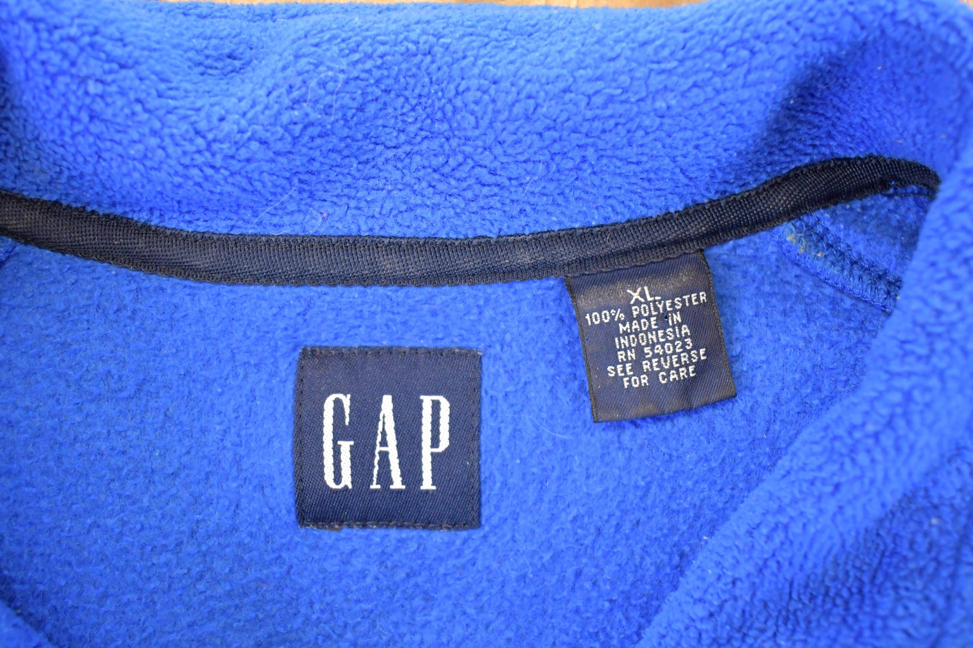 Vintage 1990s Gap Quarter Zip Fleece Outdoorsman Sweater Men's XL / 90s Winter Sweatshirt / Fleece Hiking Zip up from propervintagecanada