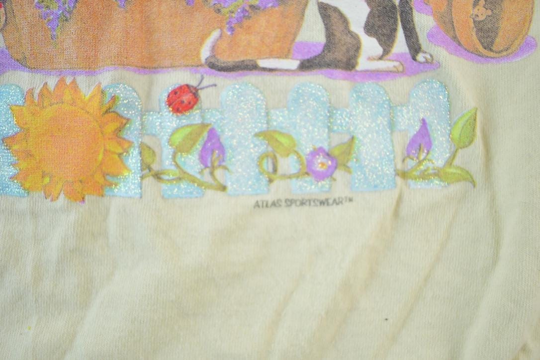 Vintage 1990s Garden Lady Atlas Angel Souvenir Single Stitch Graphic Print T-Shirt Men's XL from propervintagecanada