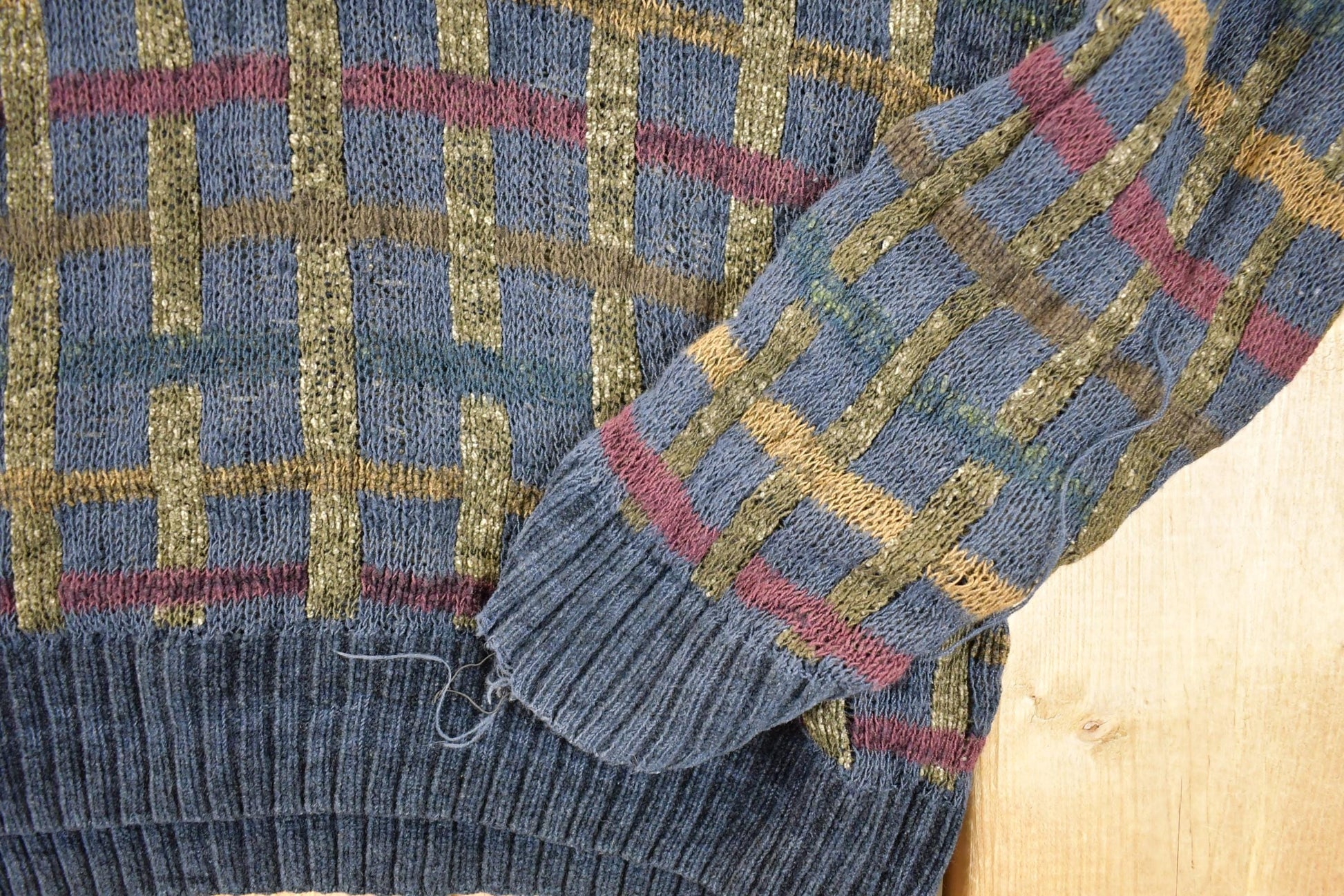 Vintage 1990s Geoffrey Beene Knit Crewneck Sweater Mens L from propervintagecanada