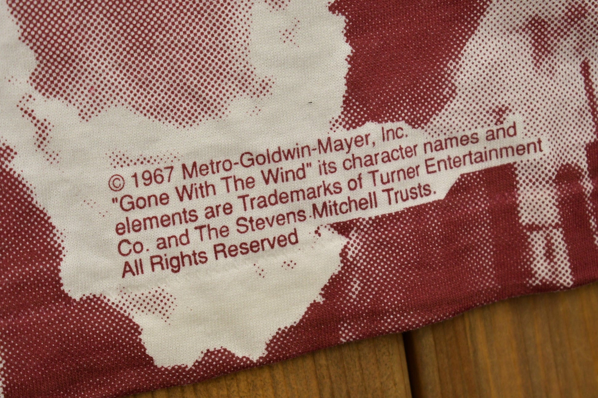 Vintage 1990s Gone With The Wind All Over Print Movie Promo T-shirt Men's Large from propervintagecanada