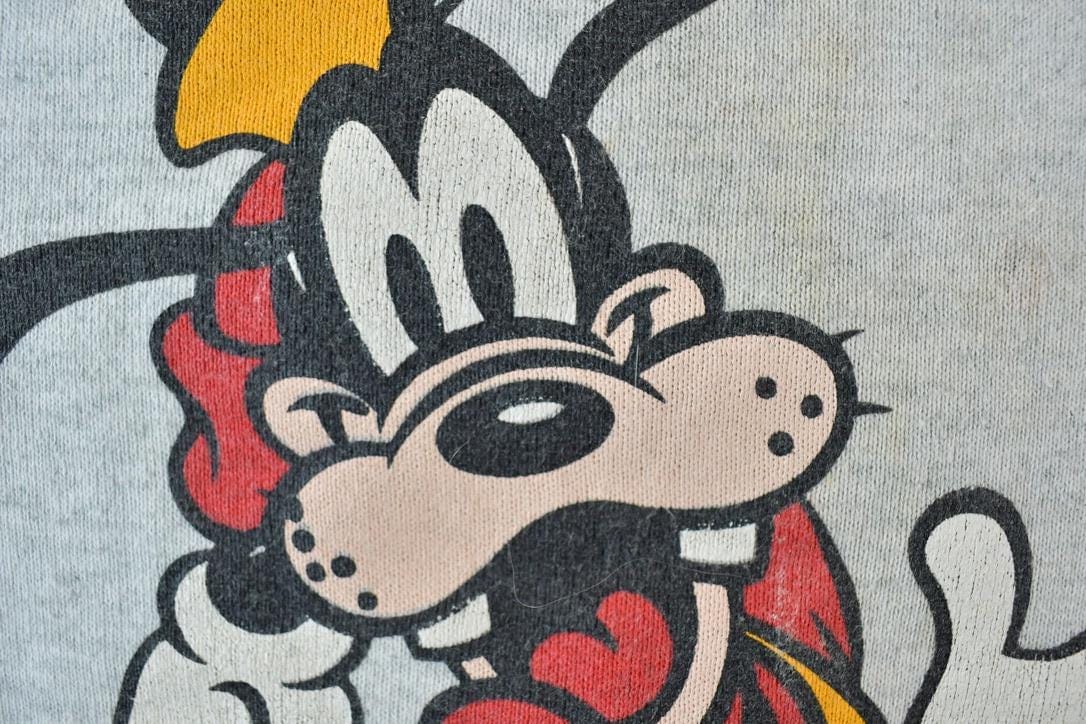 Vintage 1990s Goofy Disney Goofin Around Crewneck Men's Large from propervintagecanada