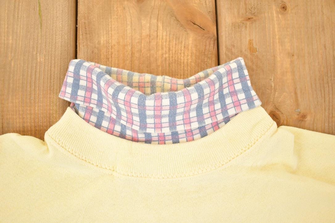 Vintage 1990s Gopher Sport Cute Teddys Friendship Collared Crewneck Sweatshirt Men's M from propervintagecanada