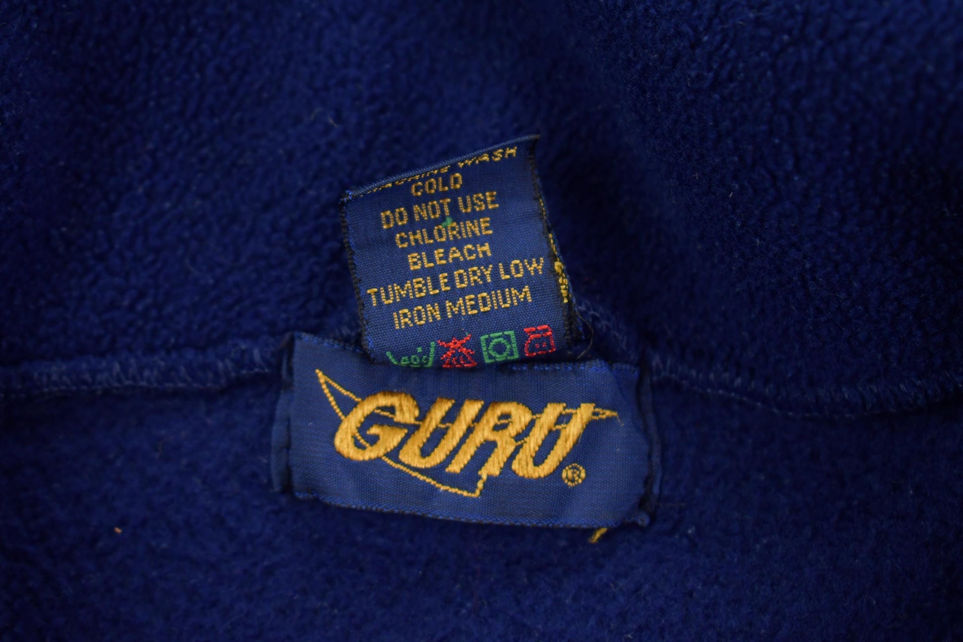 Vintage 1990s Gotta Be KD Fleece Sweater Men's M from propervintagecanada