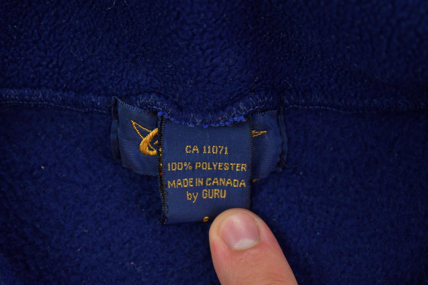 Vintage 1990s Gotta Be KD Fleece Sweater Men's M from propervintagecanada