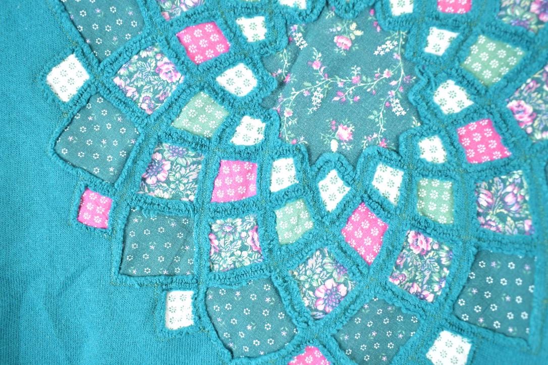 Vintage 1990s Grandmas Abstract Knit Crewneck Sweatshirt Womens M-L from propervintagecanada