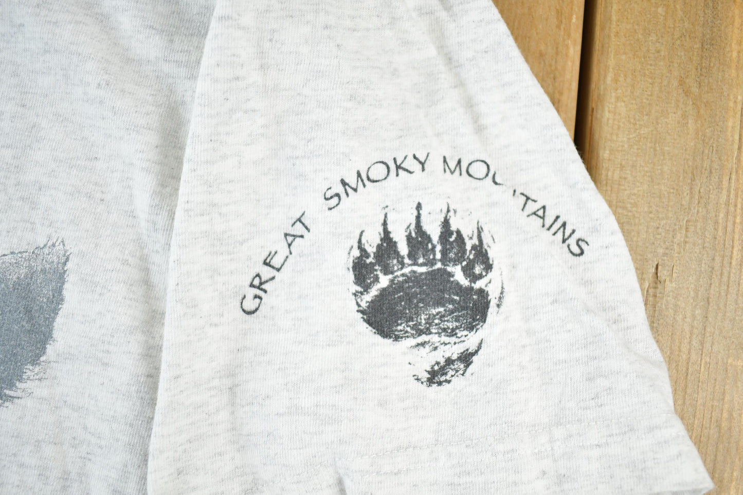 Vintage 1990s Great Smoky Mountains Bear Graphic T-Shirt Men's XL from propervintagecanada