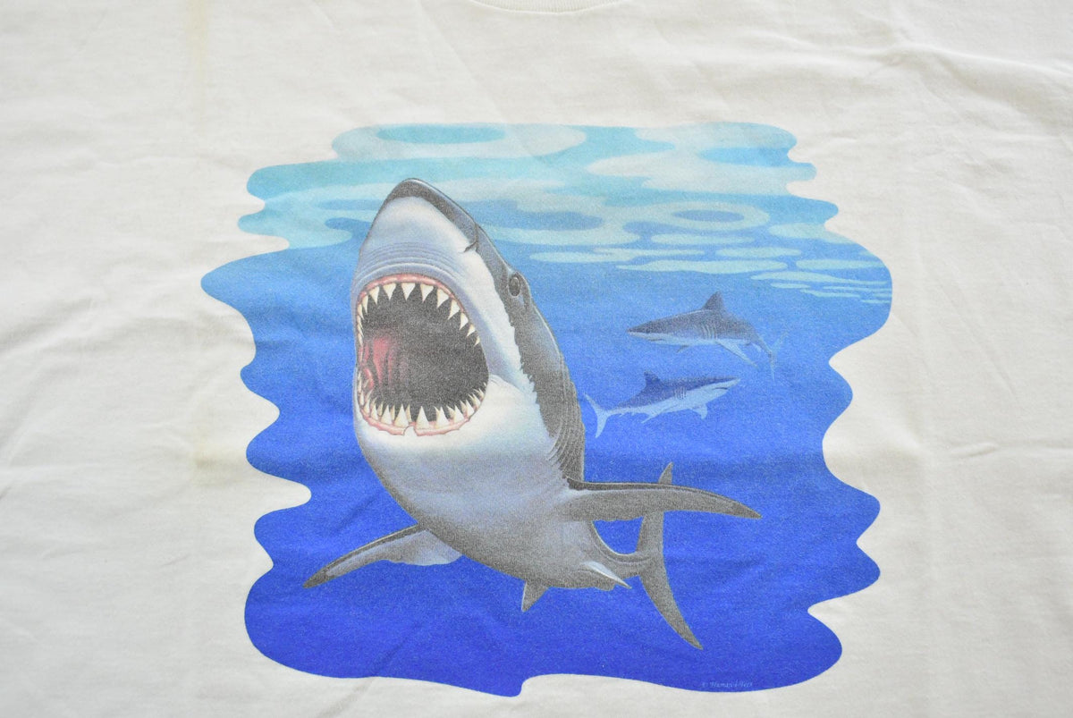 Vintage 1990s Great White Shark T-Shirt Men's 2XL from propervintagecanada