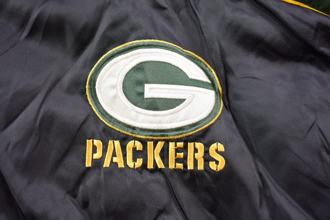 Vintage 1990s Green Bay Packer Pro Player Full Zip Puffer Jacket Men's 2XL from propervintagecanada