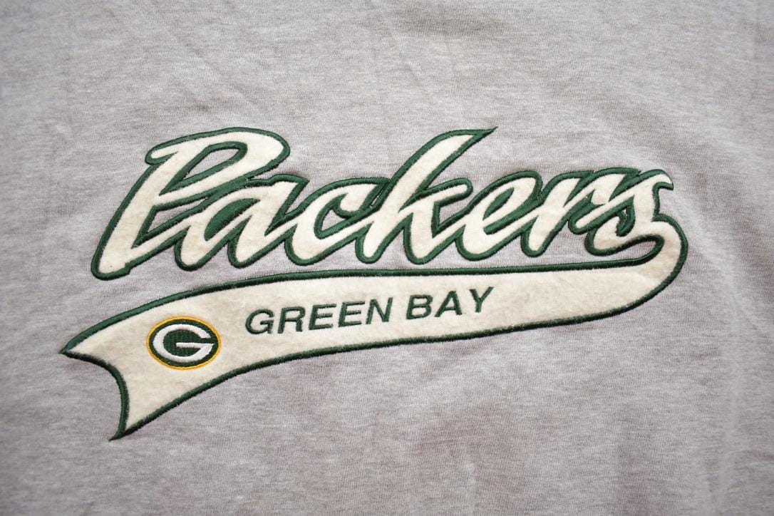 Vintage 1990s Green Bay Packers Embroidered NFL Football Crewneck Sweatshirt Men's XL from propervintagecanada