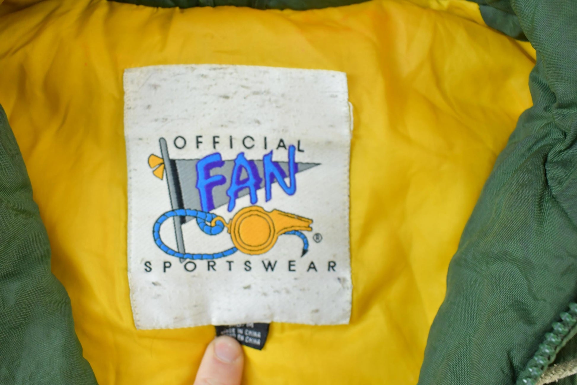 Vintage 1990s Green Bay Packers Hooded NFL Football Jacket Men's L from propervintagecanada