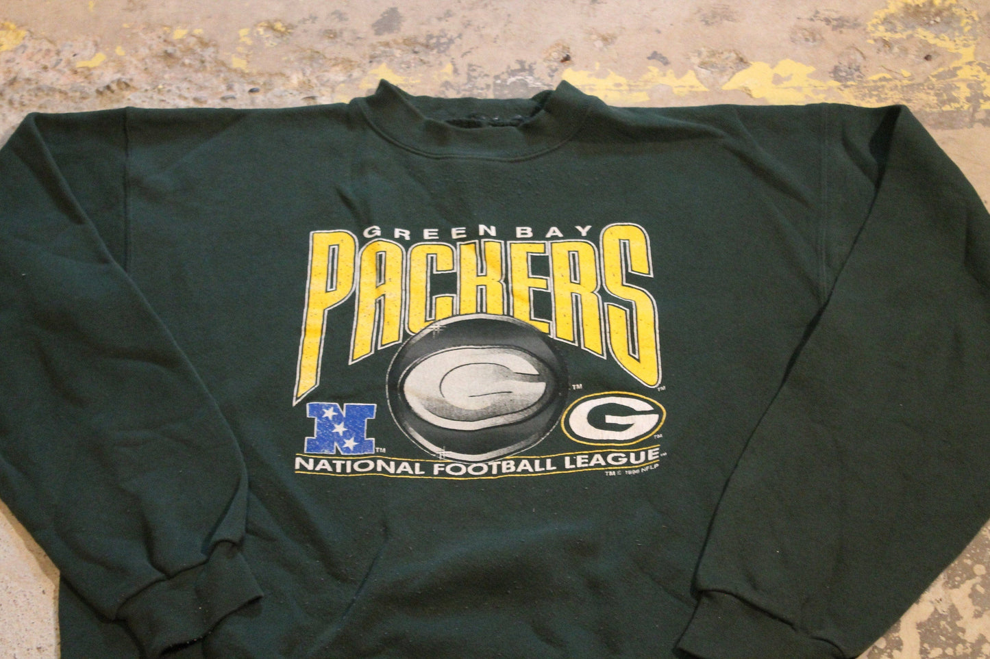 Vintage 1990s Green Bay Packers NFL Crewneck Sweatshirt Men's Large from propervintagecanada