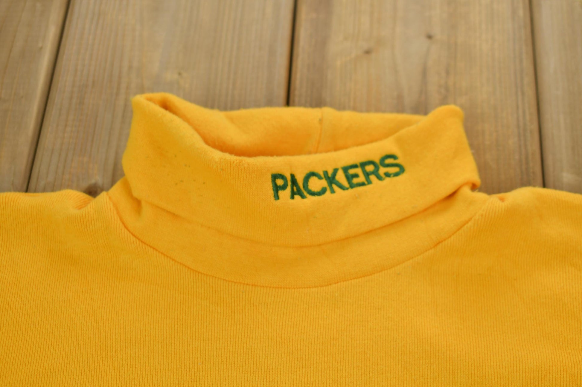 Vintage 1990s Green Bay Packers NFL Embroidered Turtleneck Men's M from propervintagecanada