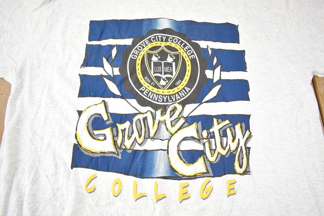 Vintage 1990s Grove City College Pennsylvania Graphic T-Shirt Men's 2XL from propervintagecanada