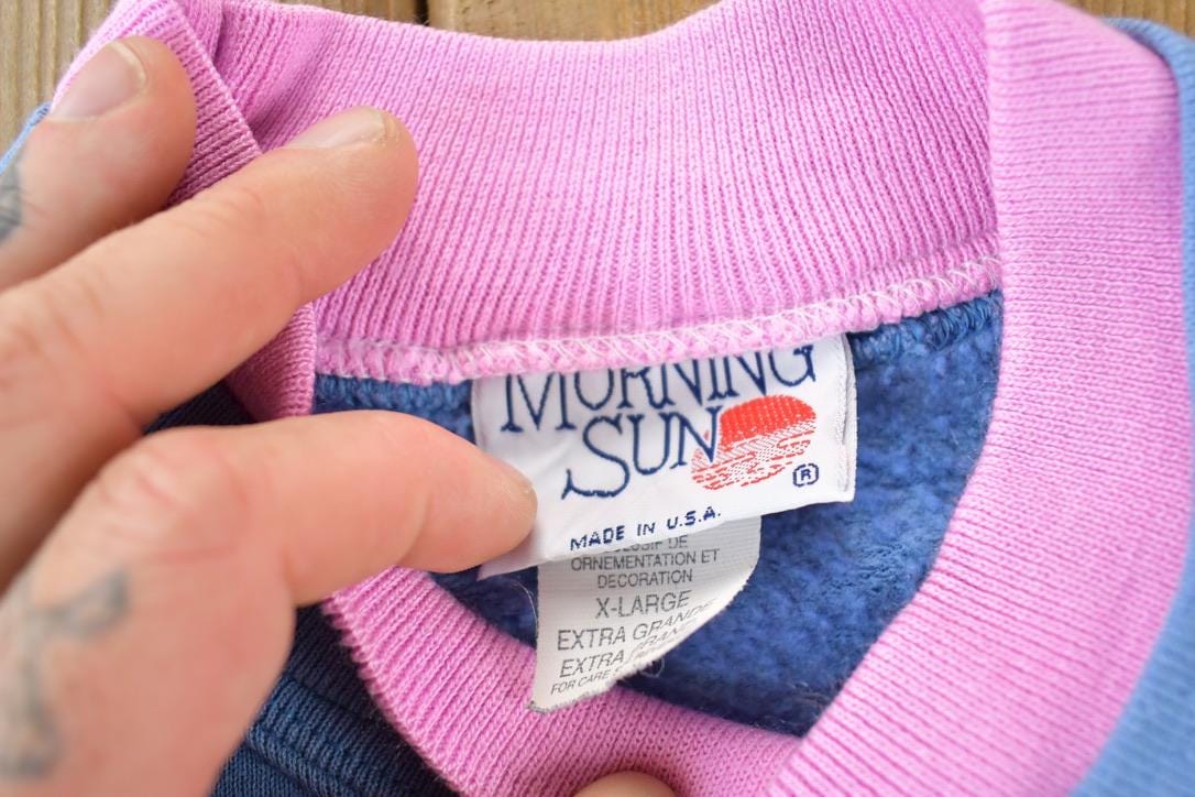 Vintage 1990s Hang Out Kitty Double Collar Morning Sun Souvenir Crewneck Sweatshirt Made In USA Men's XL from propervintagecanada