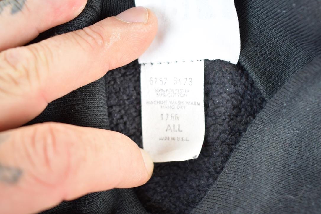 Vintage 1990s Happy Holidays Crewneck Sweatshirt Mens L from propervintagecanada