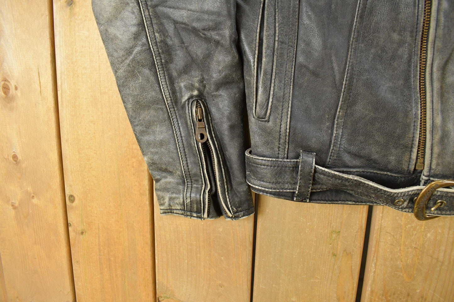 Vintage 1990s Harley Davidson Leather Biker Jacket Men's Small from propervintagecanada