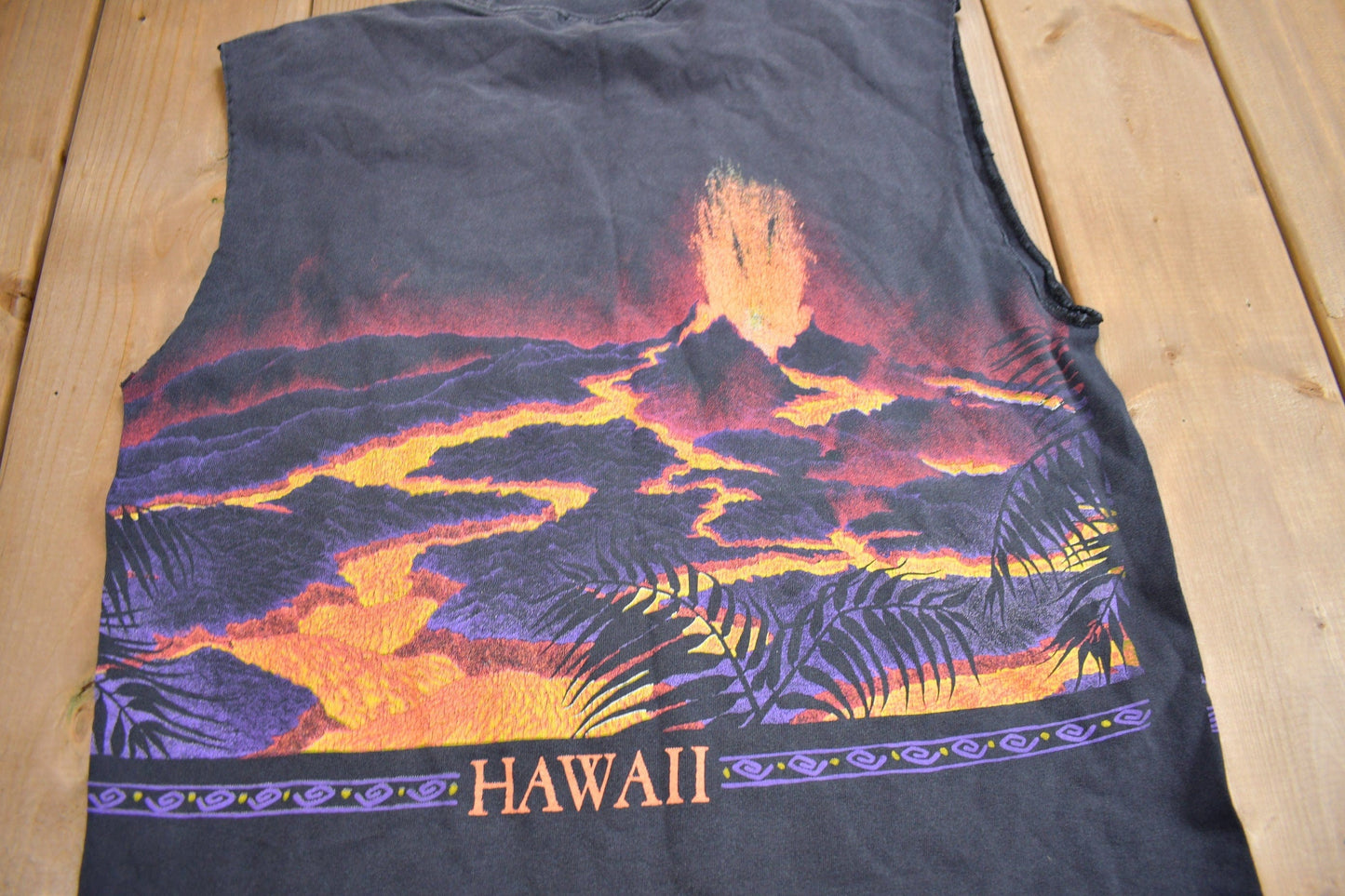 Vintage 1990s Hawaii Volcano Graphic Souvenir T Shirt Men's Medium from propervintagecanada